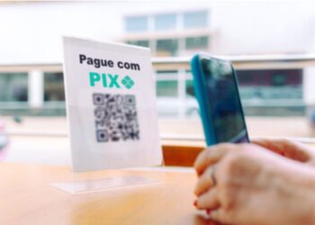 Quem pagar a conta de luz com PIX poderá ganhar vale-compras de R$ 100 + DOIS ANOS de conta de energia GRÁTIS