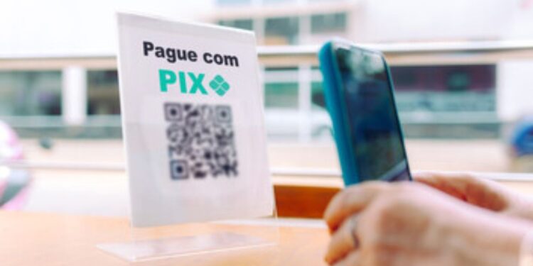 Quem pagar a conta de luz com PIX poderá ganhar vale-compras de R$ 100 + DOIS ANOS de conta de energia GRÁTIS