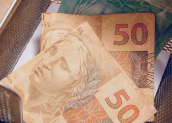 Brasileiros com mais de 50 anos podem conseguir R$ 2.000,00 + extra de R$ 273,00: saiba como!