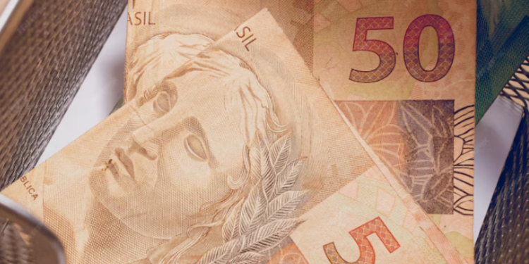 Brasileiros com mais de 50 anos podem conseguir R$ 2.000,00 + extra de R$ 273,00: saiba como!