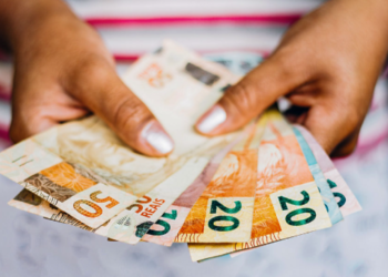 Grande VITÓRIA para milhares de IDOSOS brasileiros: salário mínimo de R$ 1.640,00