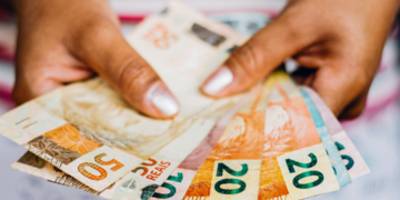 Grande VITÓRIA para milhares de IDOSOS brasileiros: salário mínimo de R$ 1.640,00