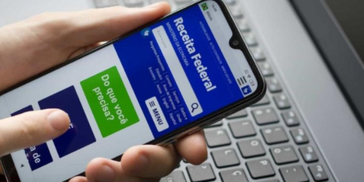 Veja como doar parte do Imposto de Renda para ajudar vítimas da cheia do RS