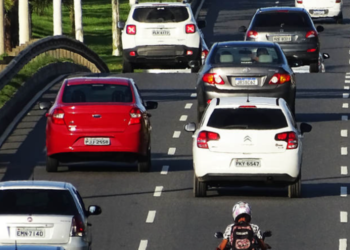 NOVA LEI do Farol baixo e insulfilm: veja as regras e evite ser multado neste feriado