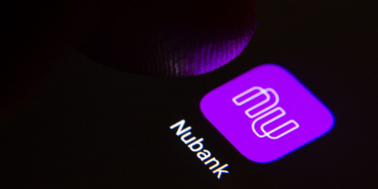 É verdade que o Nubank LIBEROU limite de até R$ 10 MIL para clientes? Saiba como conseguir!
