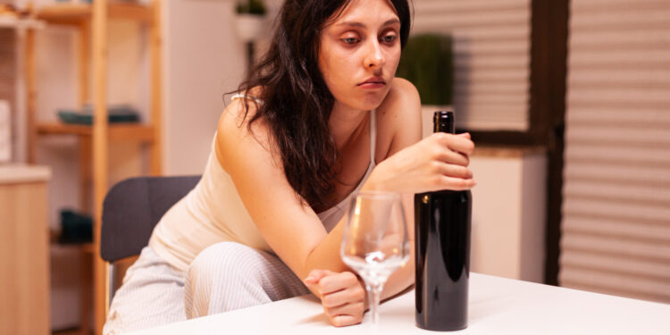 Alcoolismo e Benefícios do INSS: Quando a Dependência Pode Gerar Direito à Aposentadoria