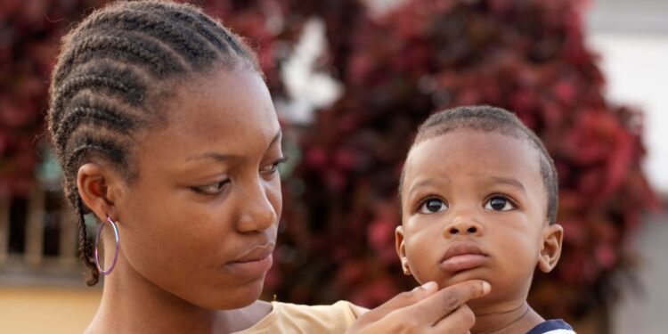 O que é AUXILIO MÃE SOLTEIRA de R$1200? Como funcionará? Saiba as Novidades