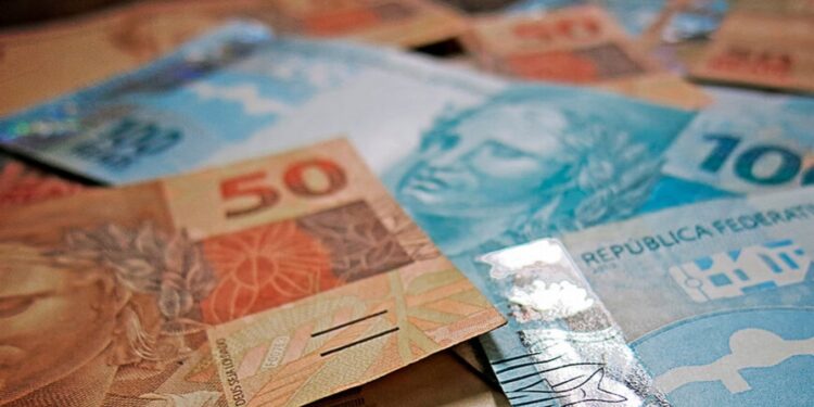 Governo vai liberar PIX de R$ 200 na próxima segunda-feira (27/05) para brasileiros com CPF final 1,2,3,4,5,6,7,8, 9 e 0