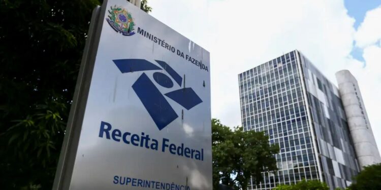 Receita Federal defende manutenção da isenção de US$ 50