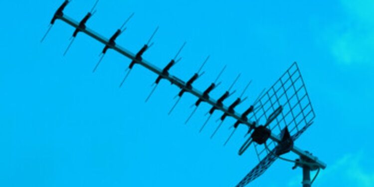 Desfrute de mais de 100 Canais Grátis! Peça Seu Kit Antena com Instalação Gratuita no CRAS!