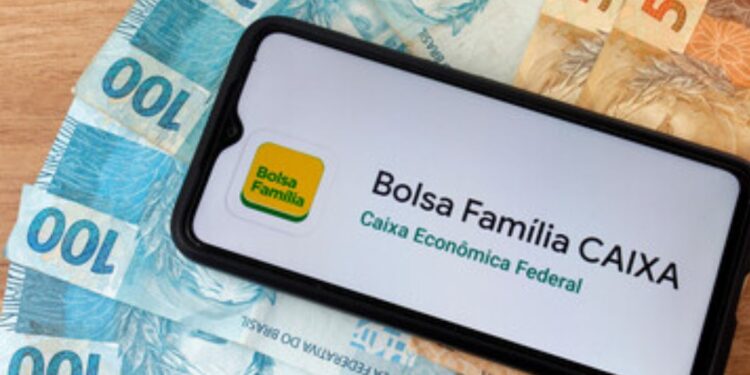 ATENÇÃO Beneficiários com NIS 0, 1, 3, 7,8! Bolsa Família foi ANTECIPADO? Confira
