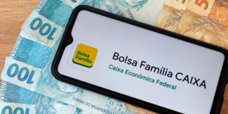 Governo emite COMUNICADO GERAL sobre bônus alimentar de R$ 400 para inscritos no Bolsa Família