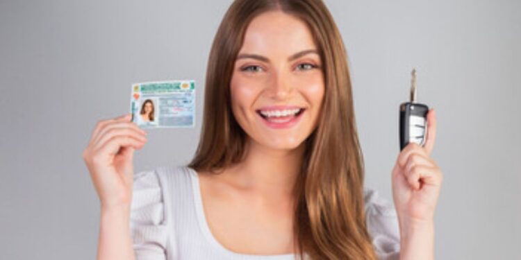 Contran anuncia FIM da CNH para ESTE grupo!