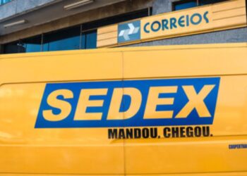 Por que os Correios suspenderam doações de roupas ao RS e só estão recebendo alimentos?