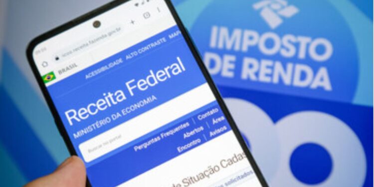 Imposto de Renda 2024: Atrasados ganham mais? 1º lote de restituição tem correção? Confira!