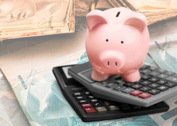 Tem mais de 60 anos? Veja como receber R$ 2.000,00 do governo!