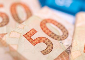 Brasileiros que atenderem a estes 2 requisitos poderão receber Pix de até R$ 4.200 ainda em 2024