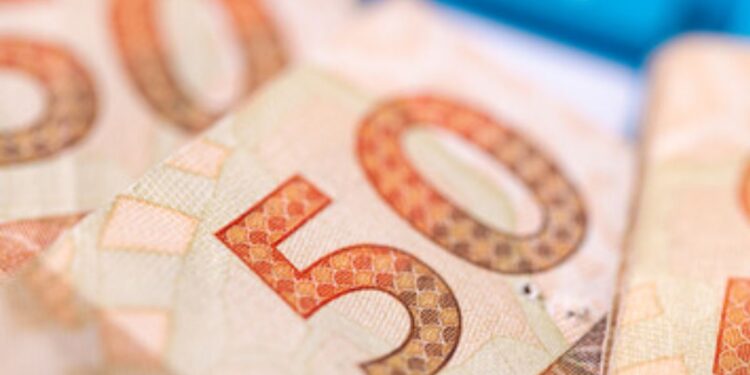 Brasileiros que atenderem a estes 2 requisitos poderão receber Pix de até R$ 4.200 ainda em 2024