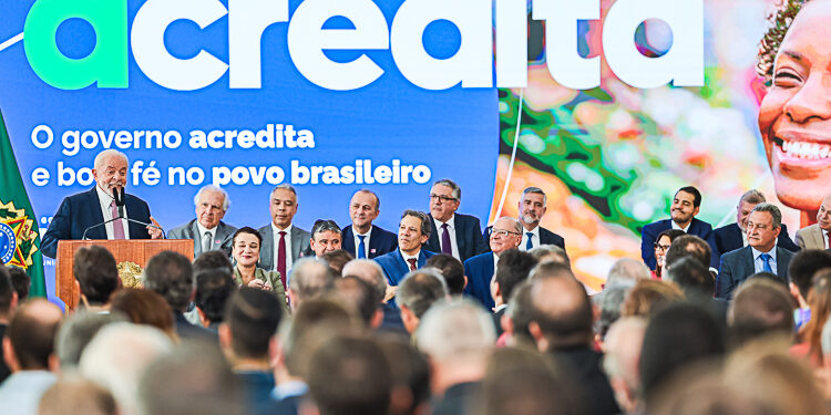 Conheça o novo programa do governo que vai oferecer MICROCRÉDITO para beneficiários do CadÚnico!