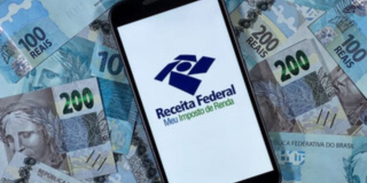 Não está no 1º lote de restituição do IR 2024 e optou por receber por PIX? Saiba motivo!