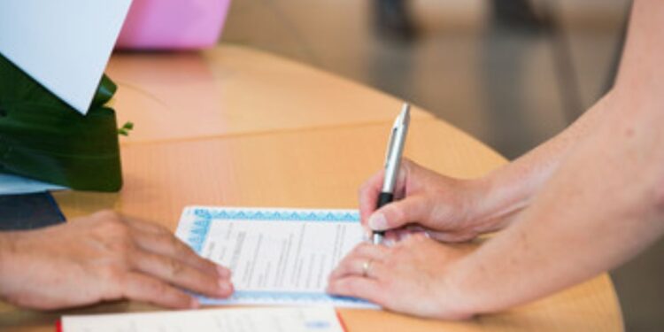 Mutirão oferece registro civil para brasileiros até sexta-feira (17/05)