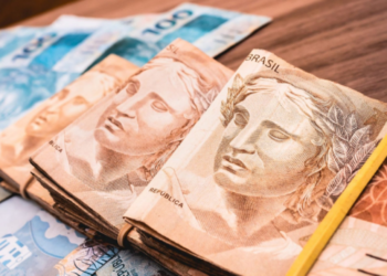 Governo JÁ ESTÁ liberando PIX de R$ 702,00 para milhares de brasileiros