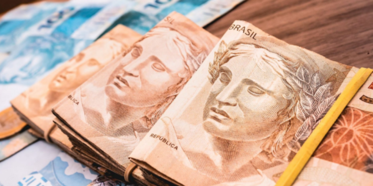 Governo JÁ ESTÁ liberando PIX de R$ 702,00 para milhares de brasileiros