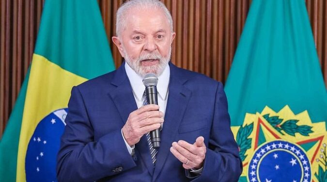 Lula CONFIRMOU: Aposentadoria continuará vinculada ao salário mínimo