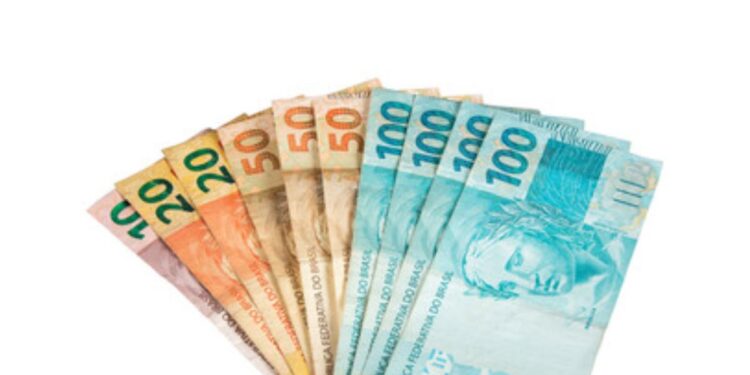 Programas EXCLUSIVOS do Governo Federal Podem Garantir até R$ 900 Para sua Família – Saiba como!