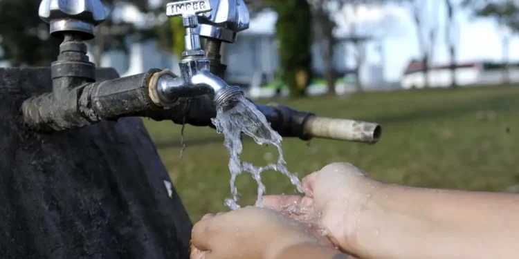 Lei aprova % de desconto na água e esgoto