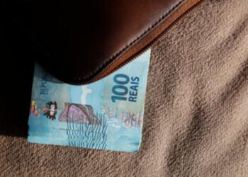 Fui aprovado no BPC, posso receber Bolsa Família também? Entenda