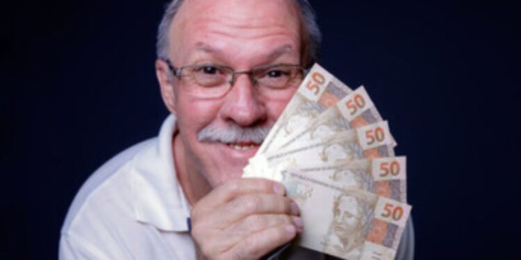 Atenção Idosos +65: Governo Libera as Datas para Recebimento de R$ 1.412