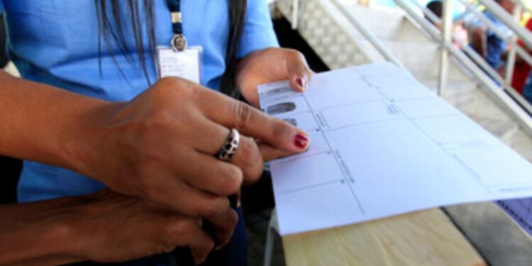 Polícia confecciona carteiras de identidade em domicílio. Veja como pedir