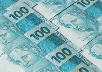 Novo grupo de aposentados recebe parcela do 13º do INSS nesta quinta-feira; confira