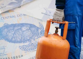 É possível receber AUXÍLIO GÁS no valor de R$120 ou R$150 reais? Entenda aqui
