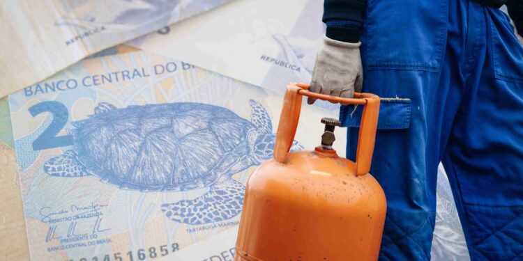 Gastar o valor do AUXÍLIO GÁS com outras coisas pode gerar CANCELAMENTO do benefício? Entenda aqui