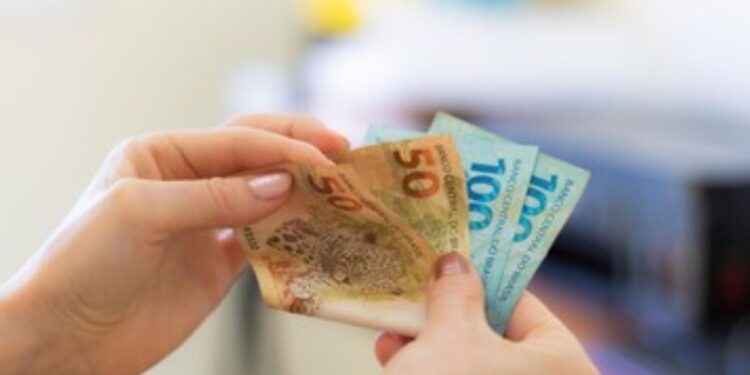Trabalhadores Nascidos em Julho e Agosto Podem Sacar Bônus de R$ 1.059 Nesta Segunda-Feira
