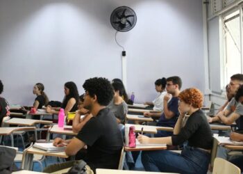 Câmara APROVA mudanças na reforma do ensino médio; veja os detalhes