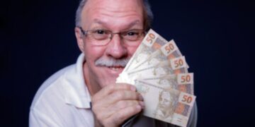 Caixa Tem Informa: Idosos Podem Sacar Até R$ 1.054,78 Ainda HOJE!