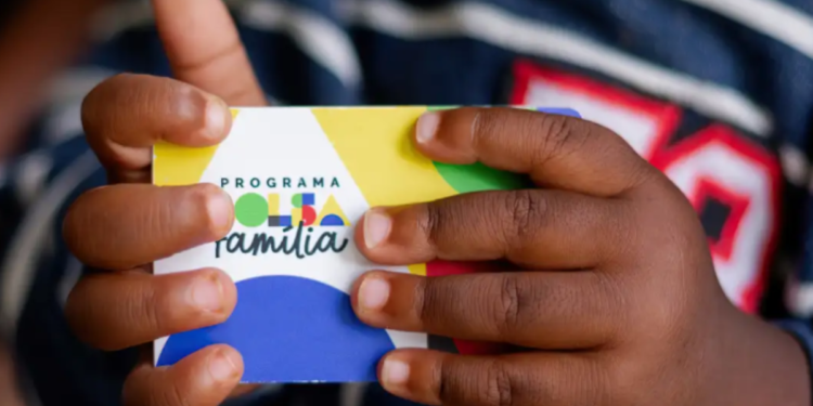 Novo Benefício: CRAS Distribui Cartão Alimentação Exclusivo para Bolsa Família