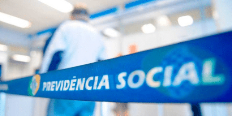 Surpresa de Julho! INSS libera 13º Salário - Descubra se você está na lista!