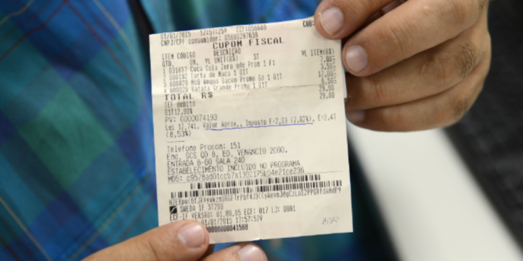 CPF na nota fiscal pode aumentar seu score de crédito? Descubra como funciona!