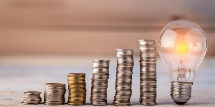 ANEEL aprova REDUÇÃO nas tarifas residenciais; veja quem se beneficia