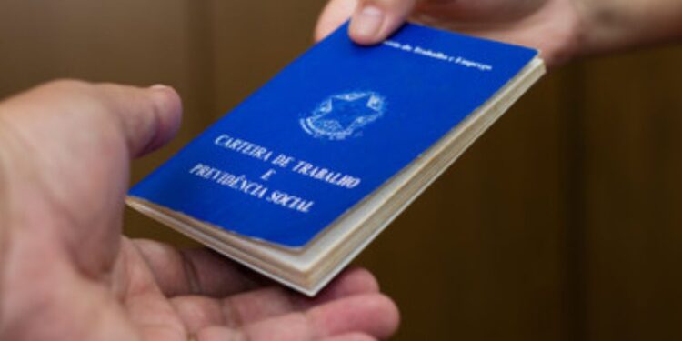 URGENTE: Nova Lei Permite Aposentadoria aos 55 Anos para Trabalhadores com Carteira Assinada!