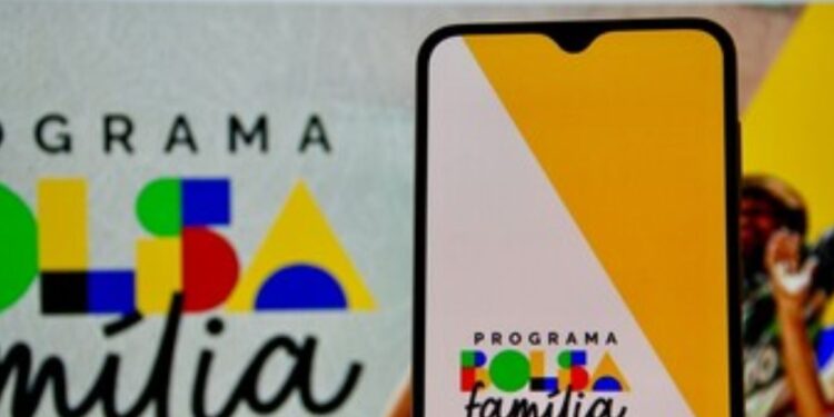 Aviso Urgente do Bolsa Família! Estes 3 Grupos Precisam Atualizar Dados no CRAS ou no Aplicativo!