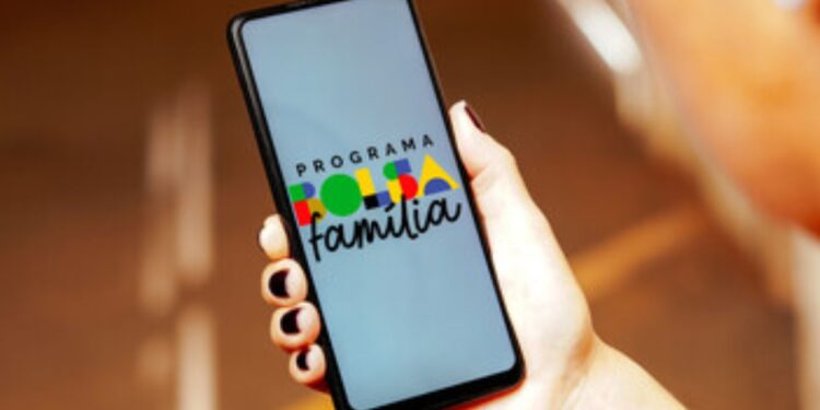 Atenção MÃES do BOLSA FAMÍLIA! Governo Libera R$ 600 + Bônus de até R$ 300 – Veja se você recebe