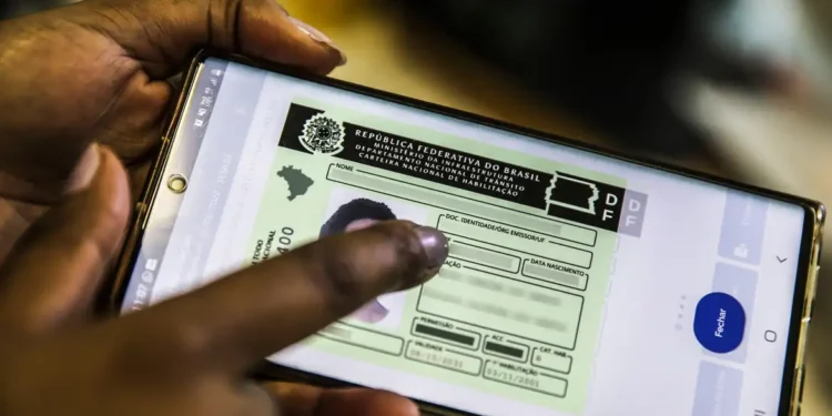 Quais grupos deixarão de precisar da CNH?