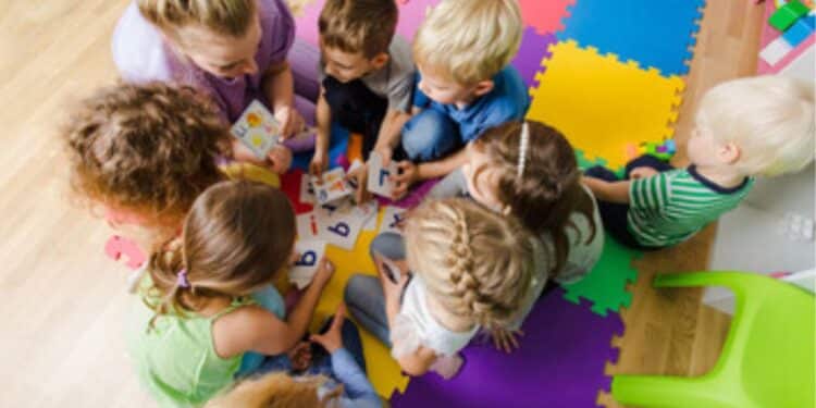 Não Sabe Onde Deixar Seus Filhos Enquanto Trabalha? Veja Como o Auxílio-Creche Pode Ajudar