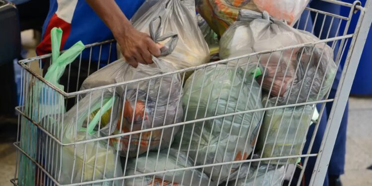 Cesta básica registra AUMENTO em 10 capitais; veja se a sua está na lista