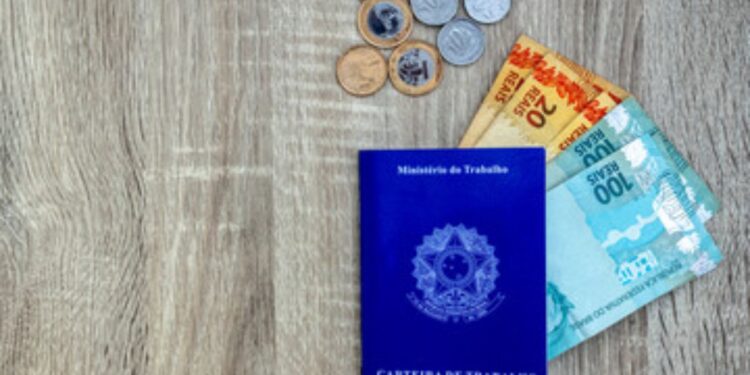 Donas de Casa no CadÚnico Podem se Aposentar com R$ 1.412 na Conta